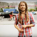 Musikalischer Weltenbummler – Jahcoustix in München